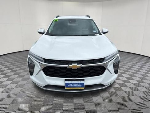 Used 2025 Chevrolet Trax LT FWD image 14