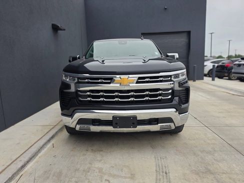 Used 2024 Chevrolet Silverado 1500 LTZ AWD/4WD image 2