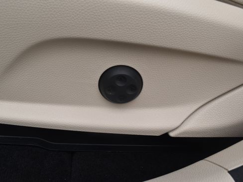 Used 2021 Mercedes-Benz GLC 300 4MATIC image 14