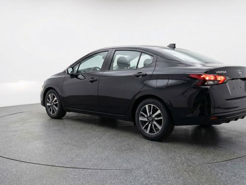 Used 2025 Nissan Versa SV image 6