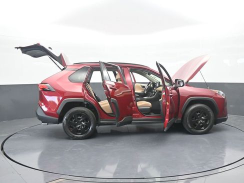 Used 2019 Toyota RAV4 LE image 70