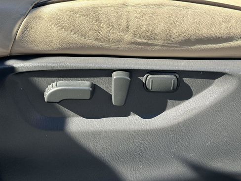 Used 2022 Nissan Armada Platinum w/ Captain's Chairs Package image 23