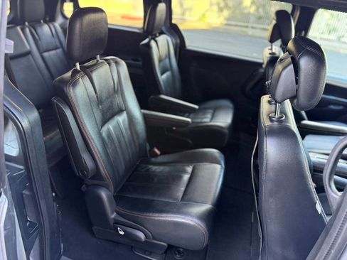 Used 2016 Dodge Grand Caravan R/T image 25