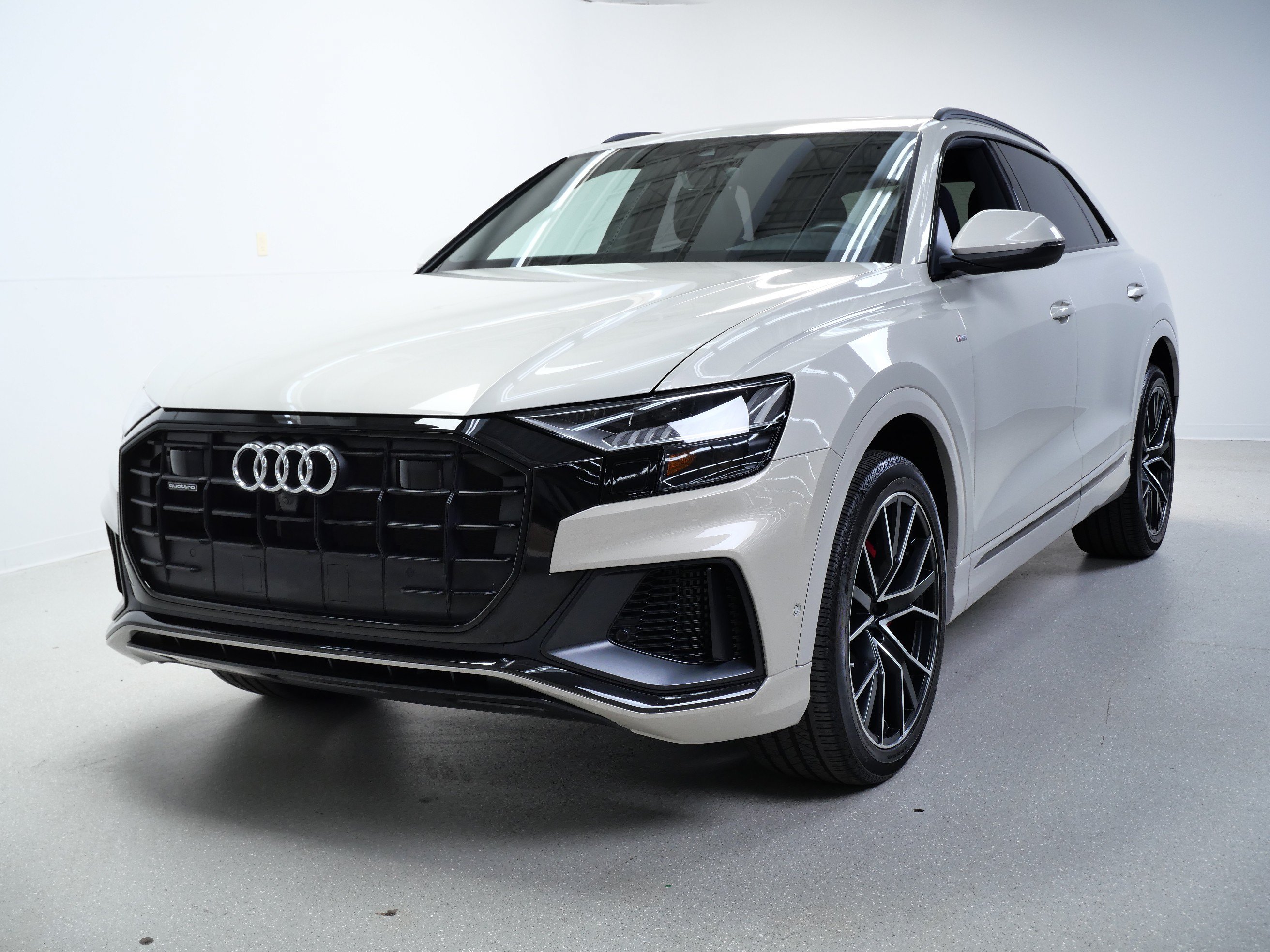 Used 2023 Audi Q8 Premium Plus w/ Premium Plus Package AWD/4WD image 12