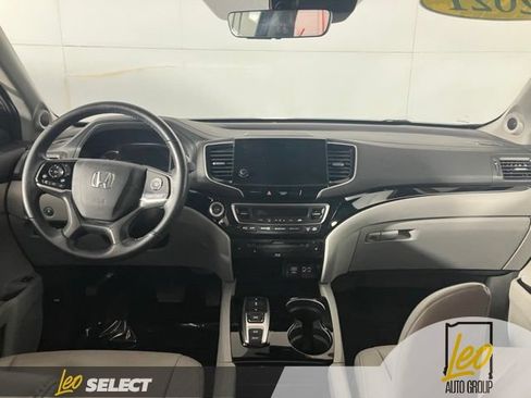 Used 2021 Honda Pilot Touring image 18