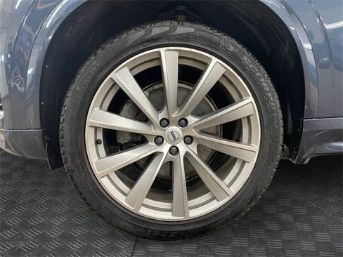 Used 2023 Volvo XC90 B6 Plus image 14