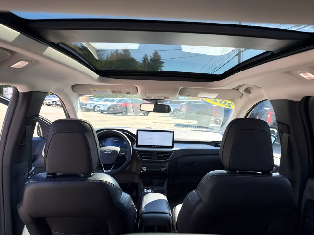 Used 2024 Ford Escape Platinum w/ Premium Technology Package AWD/4WD image 20