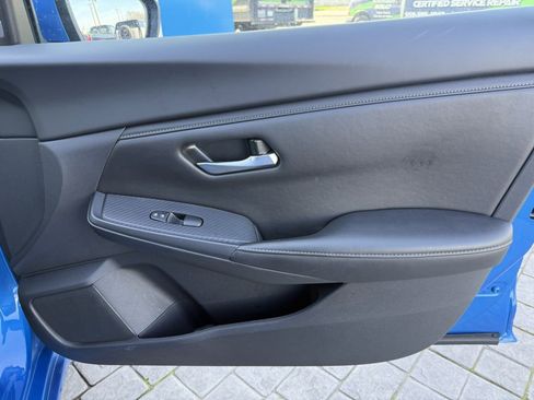 Used 2025 Nissan Sentra SV image 14