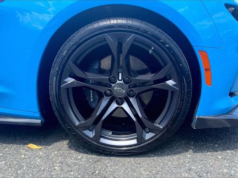 Used 2022 Chevrolet Camaro LT w/ RS Package RWD image 9