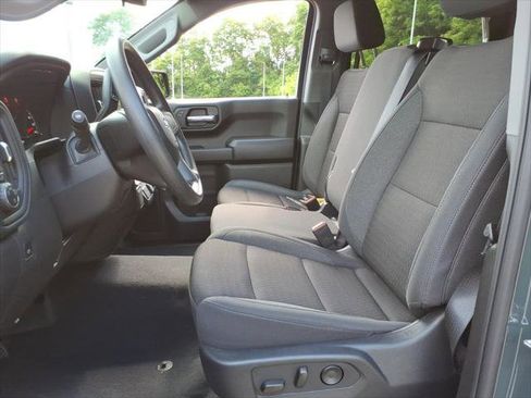 Used 2026 Chevrolet Silverado 1500 Custom Trail Boss AWD/4WD image 9