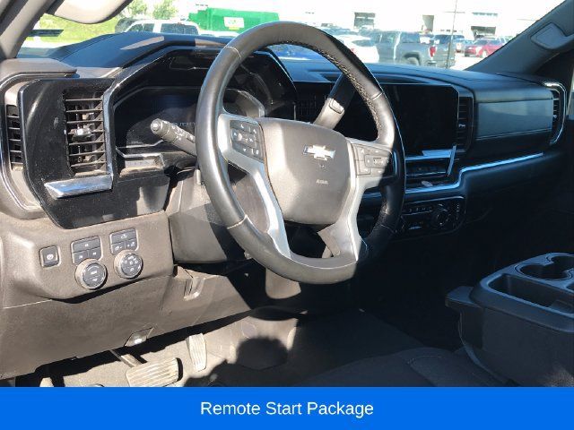 Used 2025 Chevrolet Silverado 2500 LT w/ Convenience Package AWD/4WD image 3