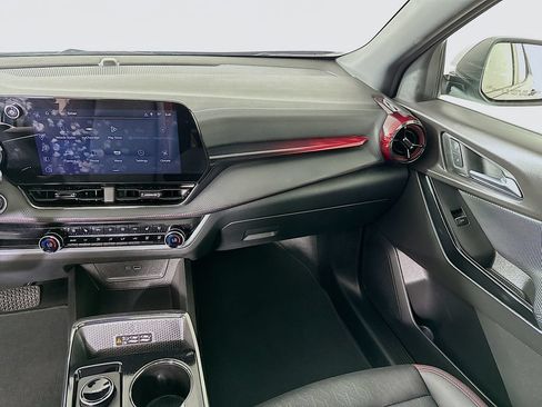 Used 2025 Chevrolet Equinox RS w/ Safety and Technology Package FWD image 20