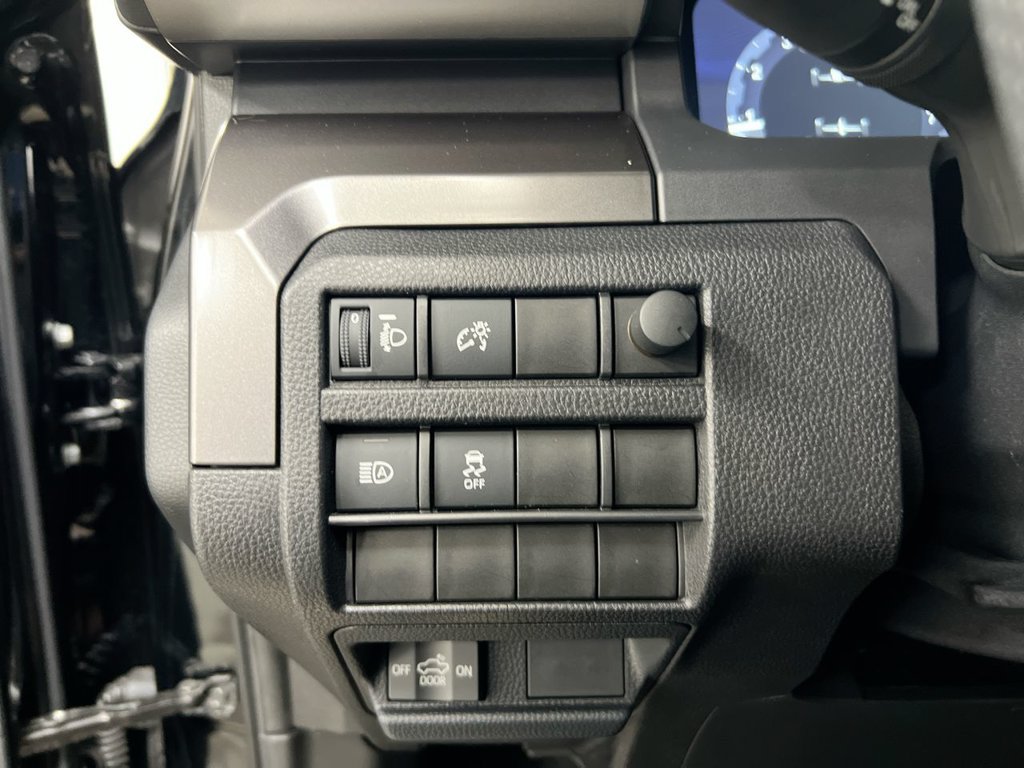 Used 2025 Toyota Tacoma TRD Off-Road AWD/4WD image 19