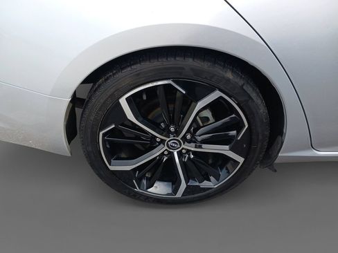 Used 2024 Nissan Altima 2.5 SR FWD image 3