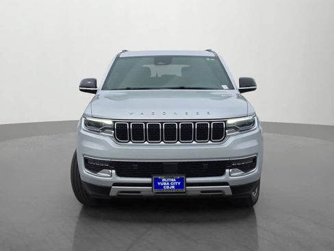 Used 2024 Jeep Wagoneer L Series II w/ Flexible Seating Group AWD/4WD image 2