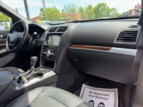 Used 2018 Ford Explorer Limited AWD/4WD image 23