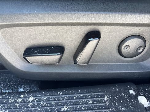 Used 2021 Nissan Rogue SV image 35