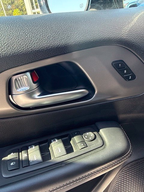 Used 2025 Chrysler Pacifica Select FWD image 17