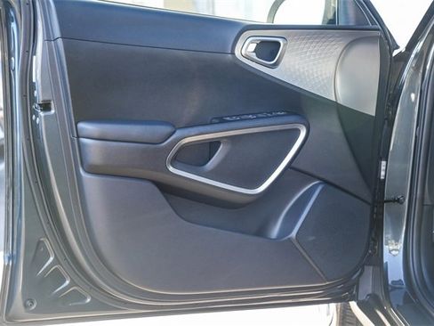 Certified 2023 Kia Soul LX image 21