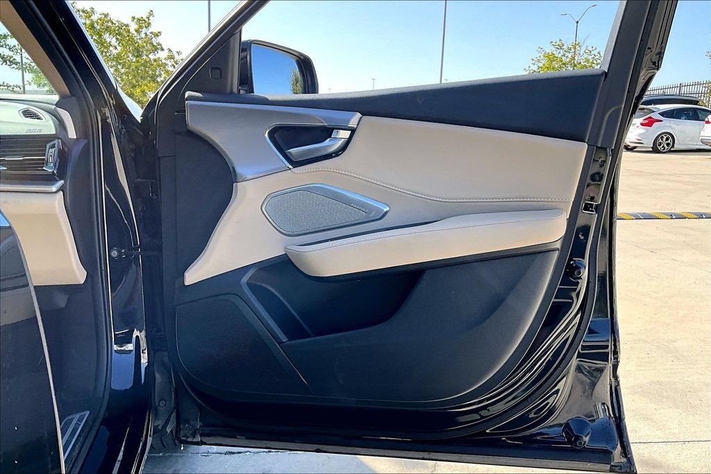 Used 2023 Acura RDX w/ Technology Package FWD image 22