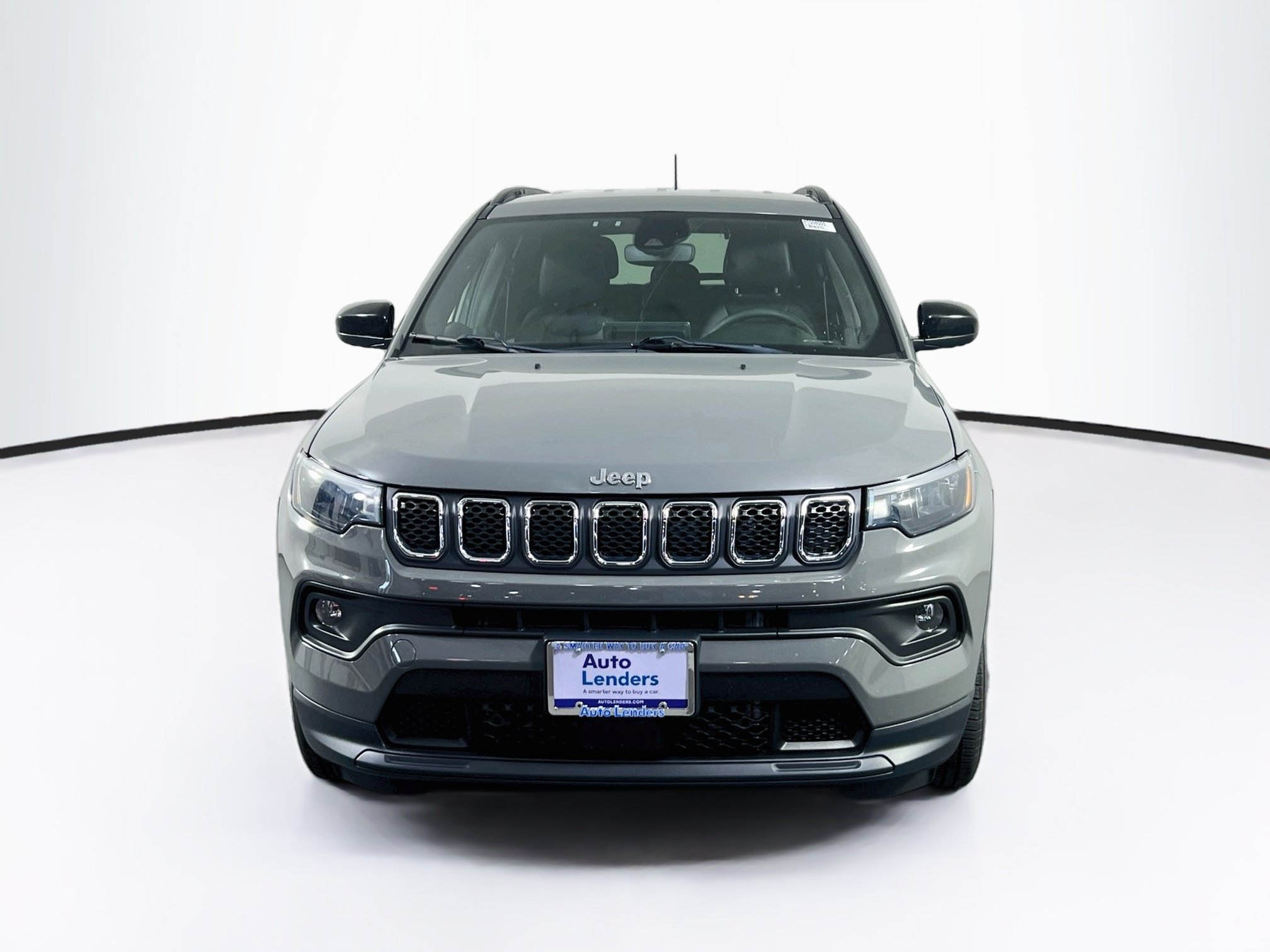 Used 2023 Jeep Compass Latitude AWD/4WD image 2