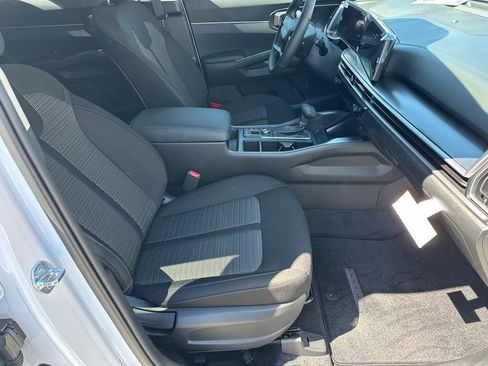New 2026 Kia Sorento LX FWD image 13