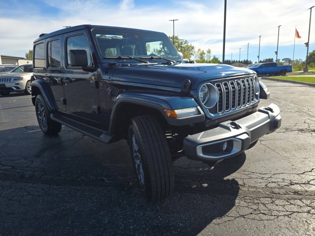 Used 2025 Jeep Wrangler Unlimited Sahara AWD/4WD image 10