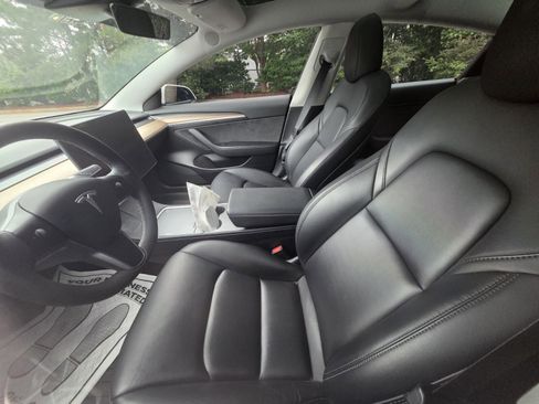 Used 2022 Tesla Model 3 Long Range AWD/4WD image 8