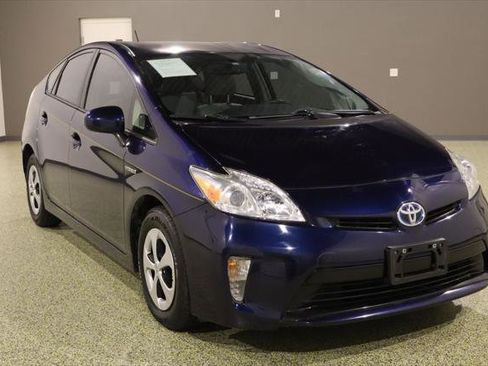 Used 2014 Toyota Prius Three image 1