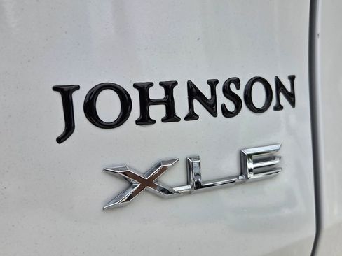 Used 2024 Toyota Grand Highlander AWD Hybrid image 17