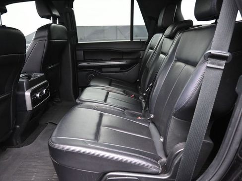 Used 2021 Ford Expedition XLT image 2