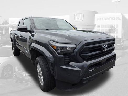 Used 2025 Toyota Tacoma SR5 RWD image 6