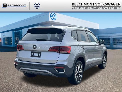 Used 2024 Volkswagen Taos SE FWD image 7
