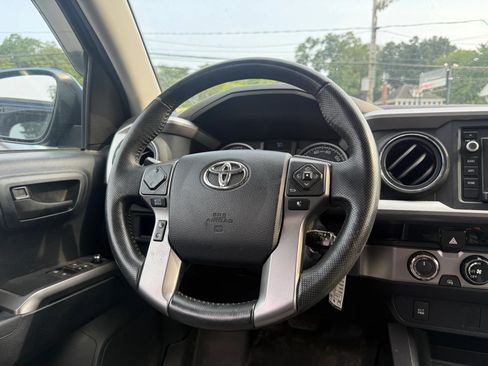 Used 2016 Toyota Tacoma SR5 w/ Towing Package AWD/4WD image 20