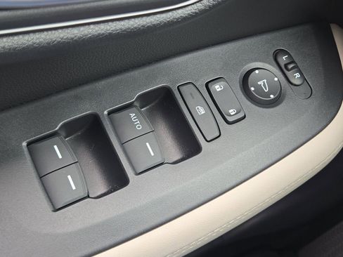 Certified 2026 Honda HR-V LX image 29