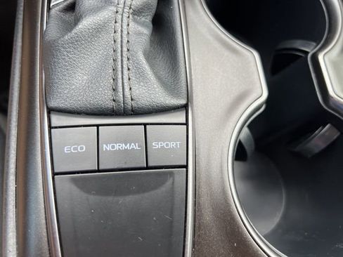 Used 2024 Toyota Camry SE image 24