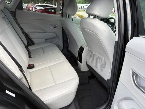 Used 2025 Hyundai Kona Limited AWD/4WD image 18