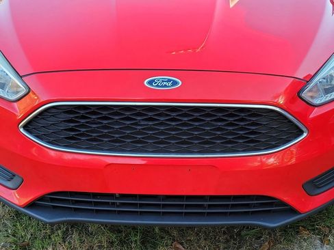 Used 2016 Ford Focus SE w/ Reverse Sensing Package image 4