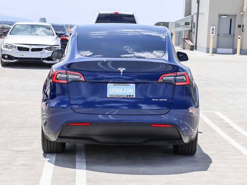 Used 2024 Tesla Model Y Long Range AWD/4WD image 5