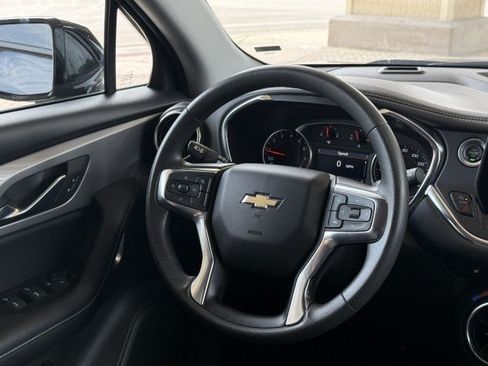 Used 2025 Chevrolet Blazer LT FWD image 32