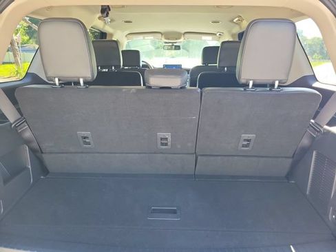 Used 2024 Ford Expedition XLT RWD image 10