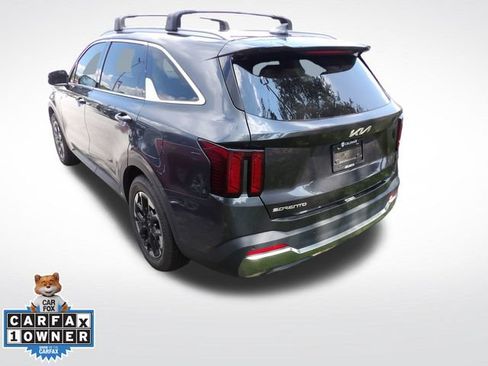 Used 2024 Kia Sorento S w/ Panoramic Sunroof Package FWD image 12