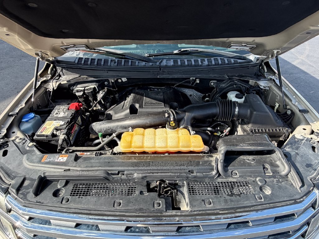 Used 2018 Ford Expedition Max XLT w/ Equipment Group 202A AWD/4WD image 47