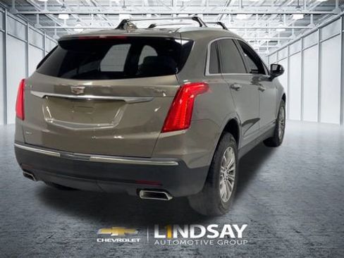 Used 2018 Cadillac XT5 Luxury w/ Driver Awareness Package image 9