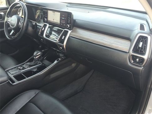 Used 2023 Kia Sorento S w/ Panoramic Sunroof Package image 28