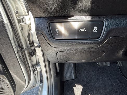 Used 2020 Kia Forte LXS FWD image 29
