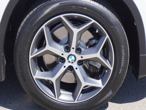 Used 2017 BMW X1 xDrive28i AWD/4WD image 5