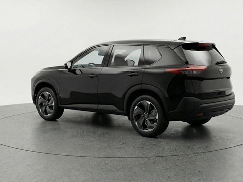 Used 2025 Nissan Rogue SV image 6