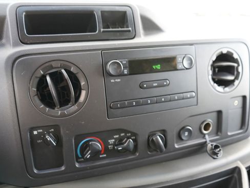 Used 2013 Ford E-150 and Econoline 150 image 12