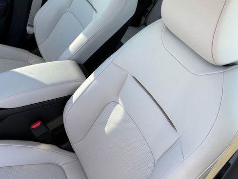 New 2026 Nissan Leaf SV+ w/ Floor Mat Package (SV+) image 19